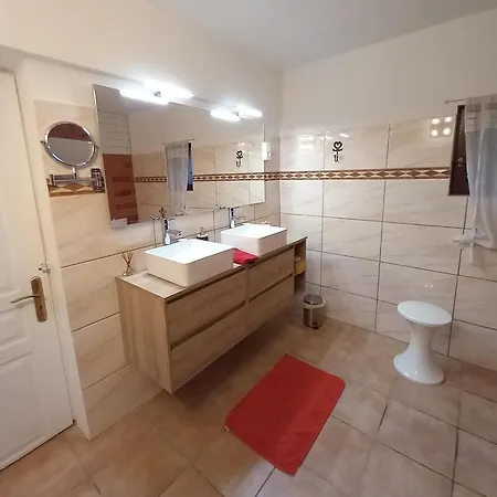 La Bastide De L'olivier Frühstückspension Le Muy